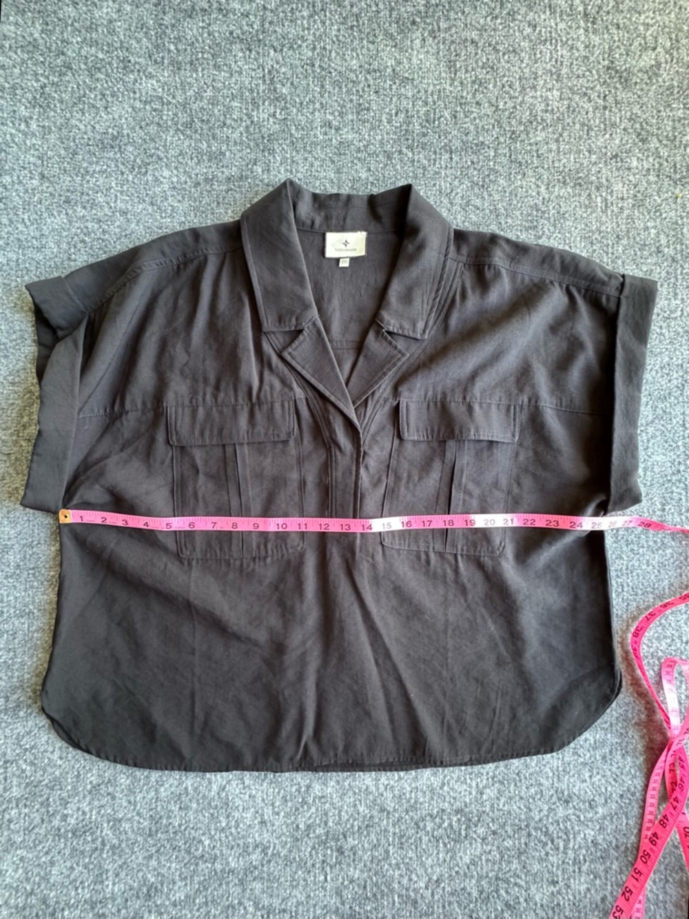 Tuckernuck Short Sleeve V-Neck Button Up Blouse Black XXL - Picture 7 of 8